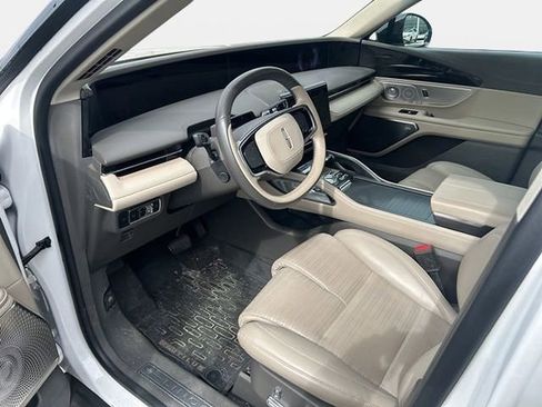 Used 2024 Lincoln Nautilus Reserve w/ Equipment Group 203A image 8