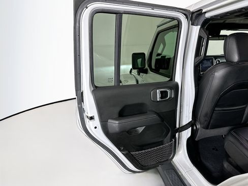 Used 2022 Jeep Wrangler Sahara w/ Cold Weather Group image 26