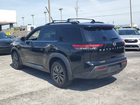 Certified 2022 Nissan Pathfinder SV FWD image 7