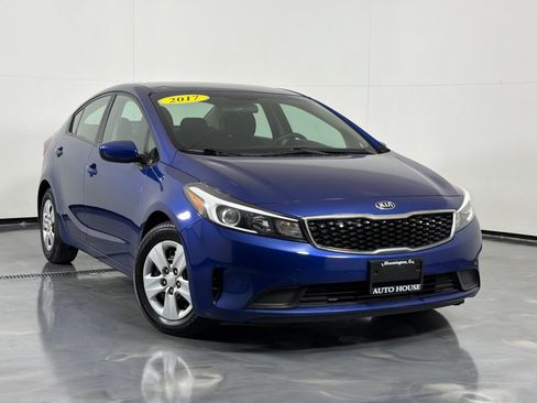Used 2017 Kia Forte LX FWD image 2