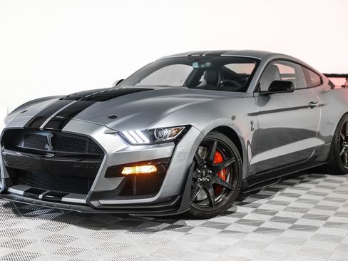 Used 2020 Ford Mustang Shelby GT500 w/ Carbon Fiber Track Pack RWD image 10