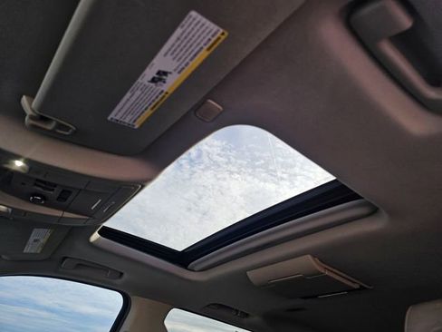 Used 2018 Chevrolet Tahoe LT image 22