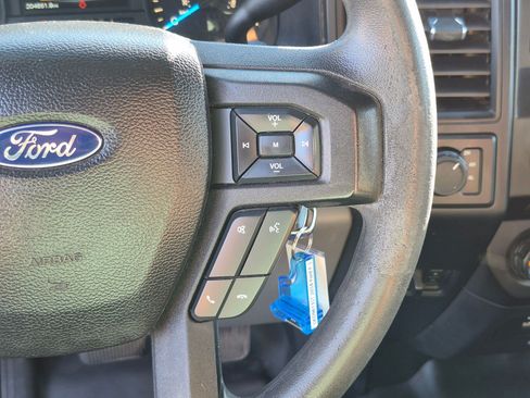 Used 2016 Ford F150 XL w/ Equipment Group 101A Mid AWD/4WD image 19