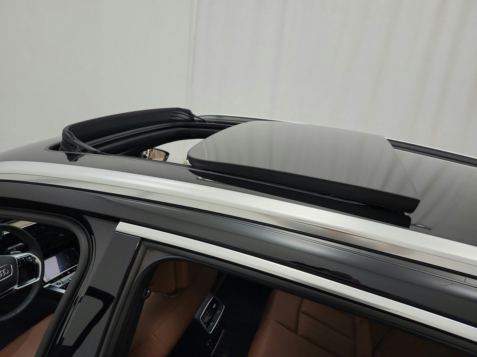 Used 2024 Audi Q8 e-tron Premium Plus AWD/4WD image 11