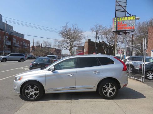 Used 2015 Volvo XC60 T6 Premier Plus image 7