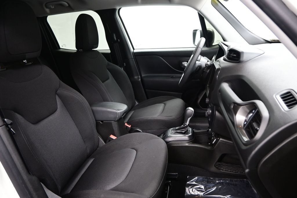 Used 2023 Jeep Renegade Latitude AWD/4WD image 25