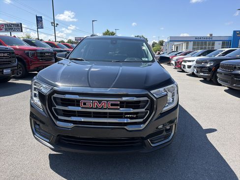 Used 2023 GMC Terrain AT4 AWD/4WD image 2
