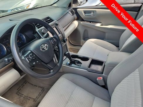 Used 2017 Toyota Camry LE FWD image 3