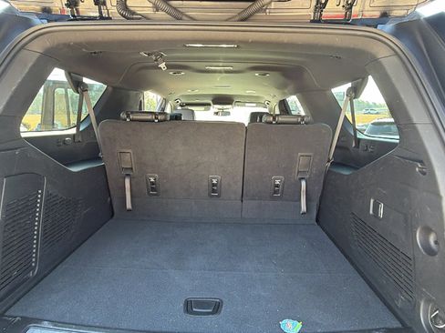 Used 2023 Chevrolet Suburban Z71 image 13