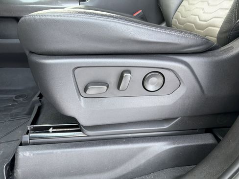 Used 2022 Chevrolet Silverado 1500 ZR2 w/ Technology Package image 26