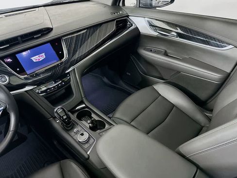 Used 2025 Cadillac XT6 Premium Luxury w/ LPO, Floor Liner Package image 11