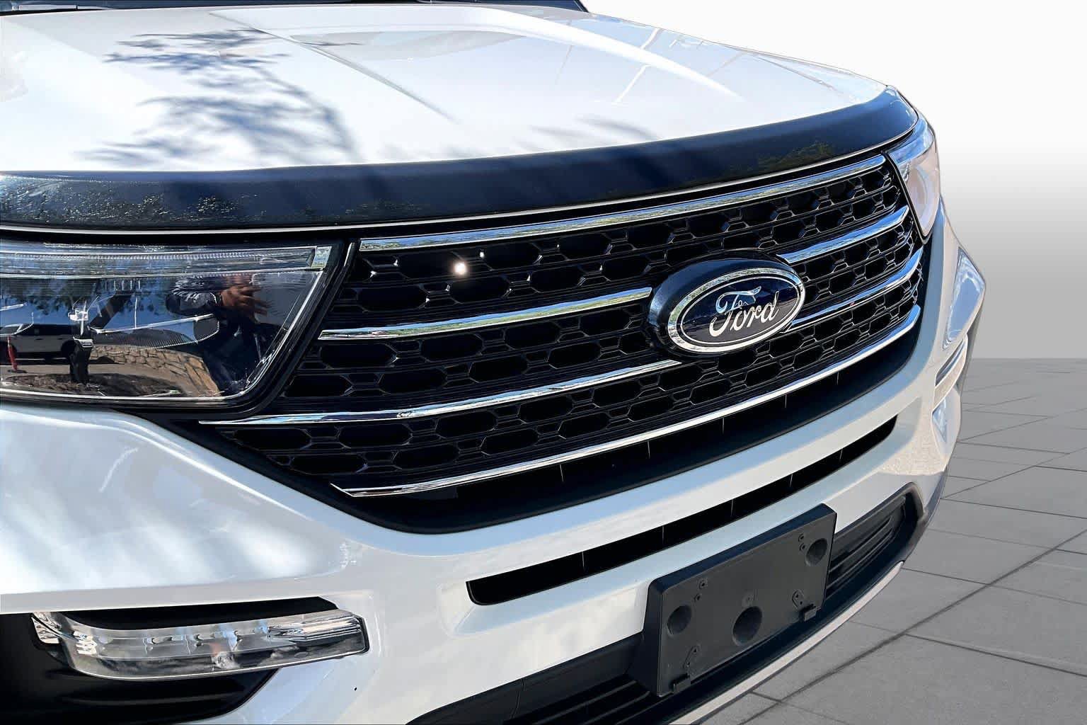 Used 2021 Ford Explorer XLT w/ Equipment Group 202A RWD image 29