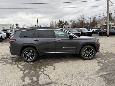 New 2025 Jeep Grand Cherokee L Summit image 5