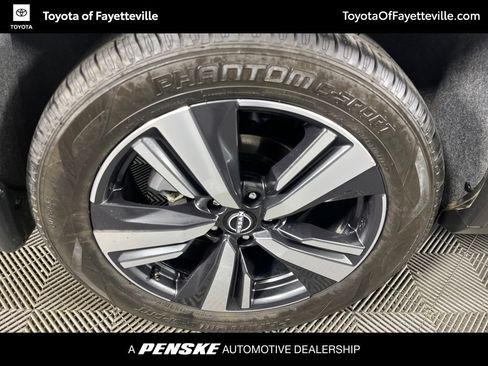 Used 2023 Nissan Rogue SL w/ SL Premium Package FWD image 13