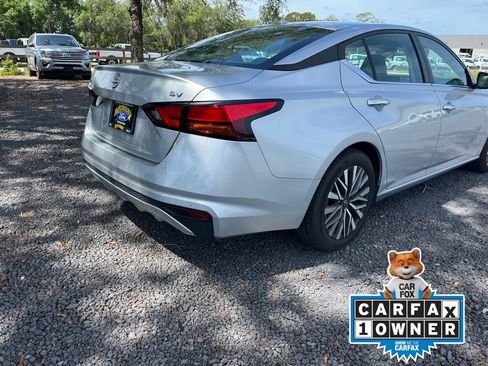 Used 2024 Nissan Altima 2.5 SV FWD image 6