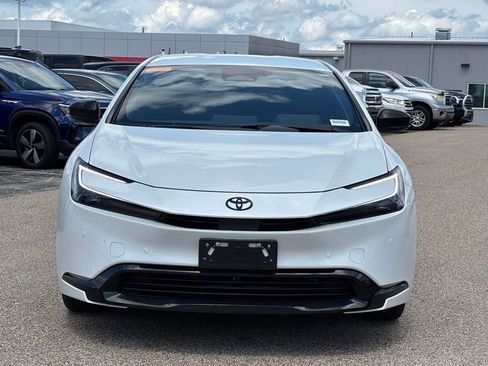 Used 2026 Toyota Prius FWD image 3