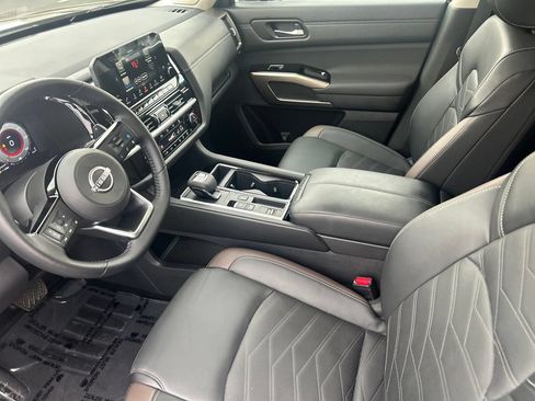 Used 2025 Nissan Pathfinder Platinum w/ Cargo Package FWD image 11