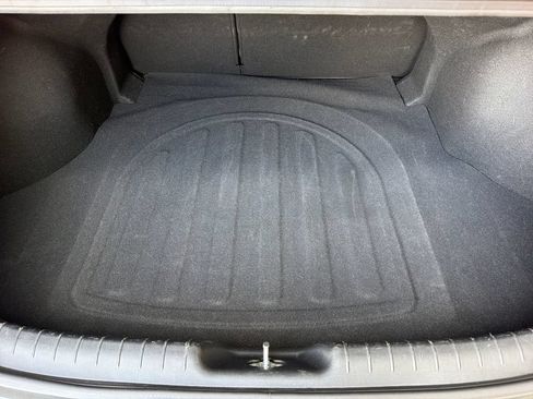 Used 2025 Hyundai Elantra Limited FWD image 34