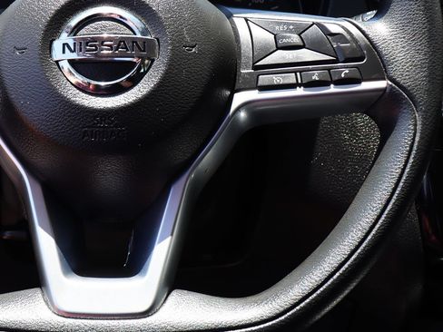 Used 2019 Nissan Rogue Sport SV FWD image 52