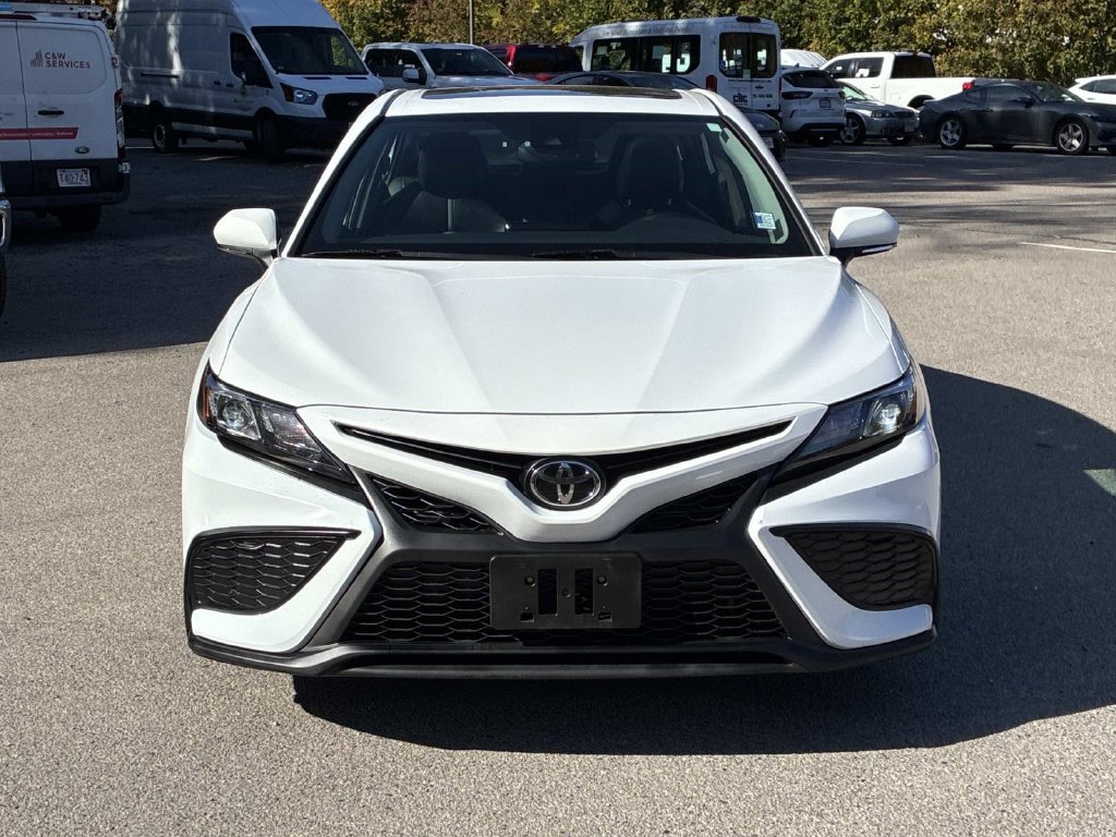 Used 2021 Toyota Camry SE w/ Cold Weather Package FWD image 2