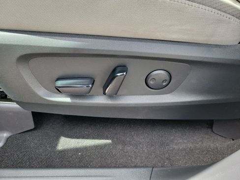Used 2022 Nissan Pathfinder SV FWD image 11