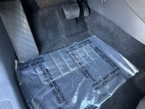 Certified 2021 Volkswagen Tiguan SE w/ Panoramic Sunroof Package image 19