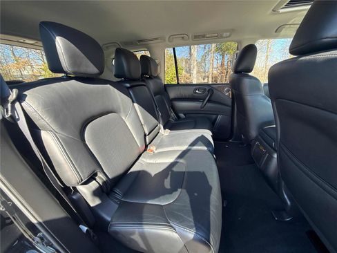 Used 2017 INFINITI QX80 w/ Driver Assistance Package image 24