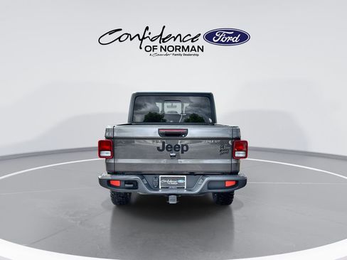 Used 2023 Jeep Gladiator Willys image 7