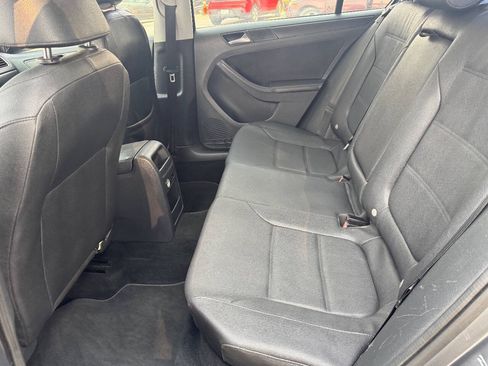 Used 2011 Volkswagen Jetta SE FWD image 20
