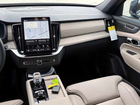 New 2026 Volvo XC90 B6 Ultra w/ Protection Package Premier image 11