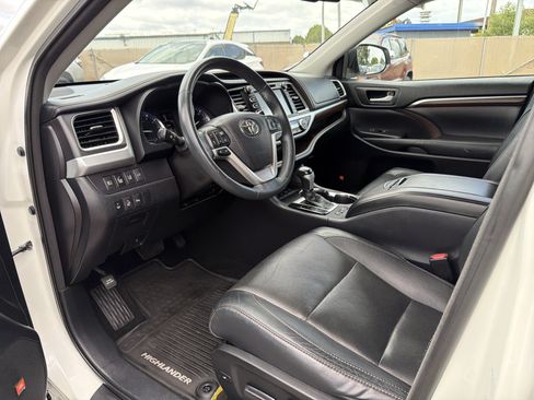 Used 2016 Toyota Highlander Limited Platinum AWD/4WD image 9