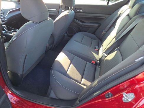 Used 2022 Nissan Altima 2.5 SV w/ SV Premium Package image 19