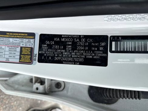 Used 2024 Kia Forte LXS FWD image 16
