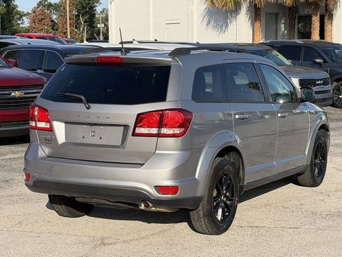 Used 2019 Dodge Journey SE w/ Connectivity Group FWD image 5