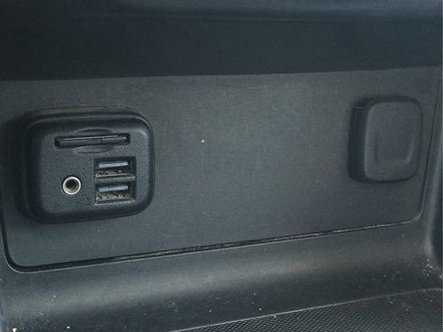 Used 2022 Chevrolet Colorado Z71 w/ Safety Package image 24