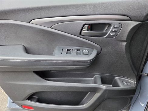 Used 2023 Honda Passport EX-L image 17