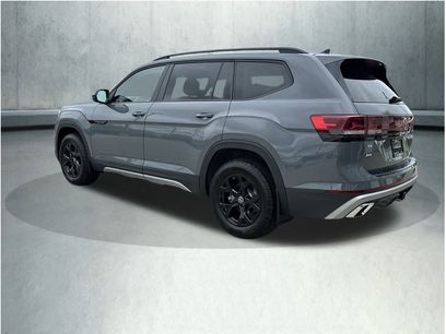 New 2025 Volkswagen Atlas Peak Edition SE