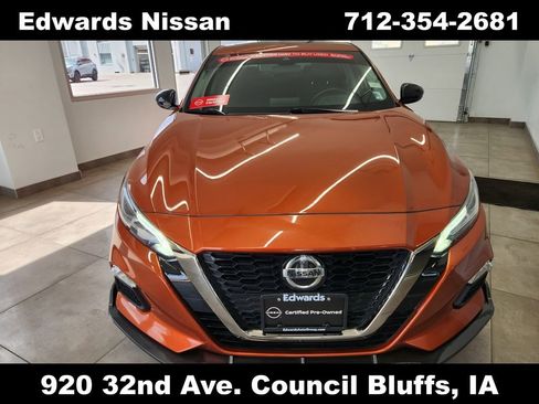 Used 2020 Nissan Altima 2.5 SR w/ Premium Package image 3