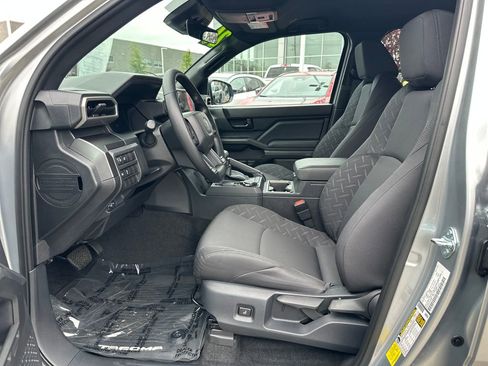Certified 2026 Toyota Tacoma SR5 AWD/4WD image 12