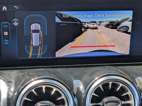 New 2025 Mercedes-Benz GLB 250 image 12