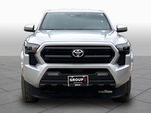 Used 2024 Toyota Tacoma SR5 RWD image 4