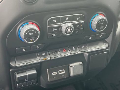 Used 2022 Chevrolet Silverado 1500 LT w/ Bed Protection Package RWD image 16