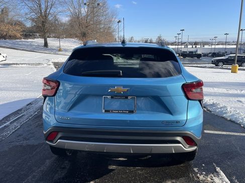Certified 2026 Chevrolet Trax LT image 4