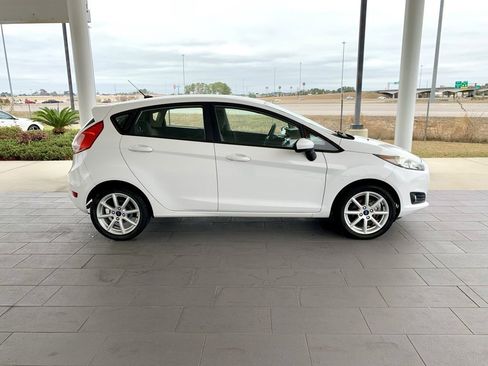Used 2019 Ford Fiesta SE w/ Equipment Group 201A image 4