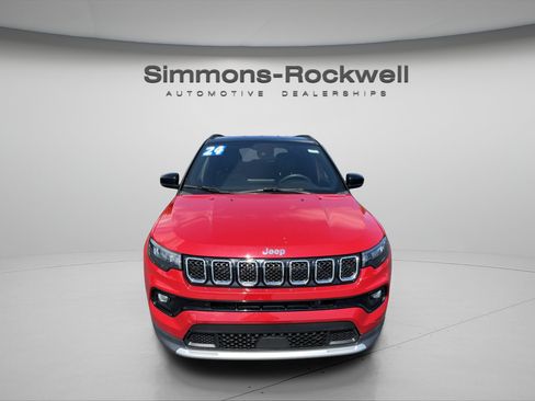 Used 2024 Jeep Compass Limited AWD/4WD image 8
