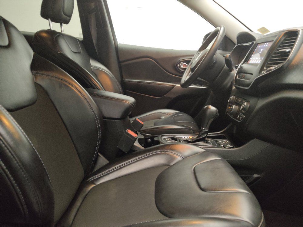 Used 2020 Jeep Cherokee Latitude Plus FWD image 21