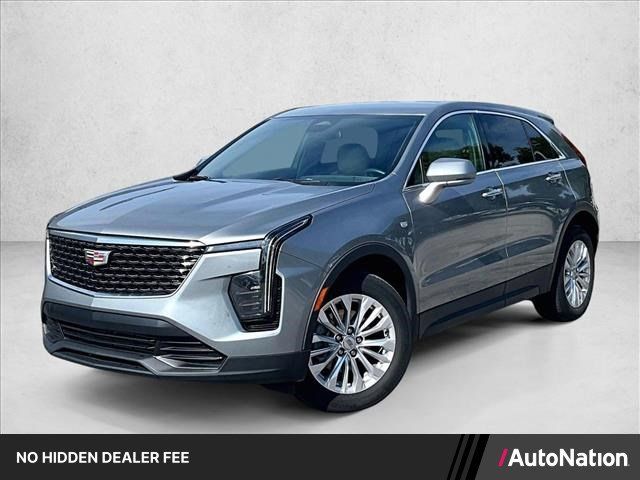 Used 2024 Cadillac XT4 Luxury w/ Cold Weather Package FWD image 1