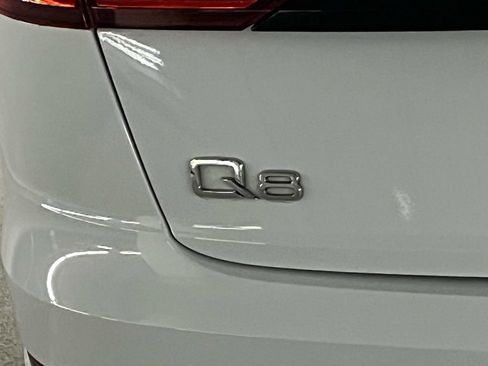 Used 2023 Audi Q8 Premium image 34