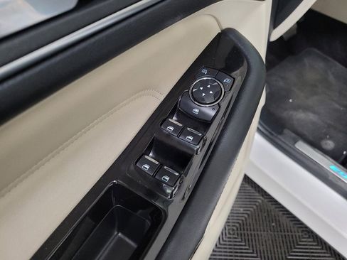 Used 2017 Ford Edge Titanium FWD image 27