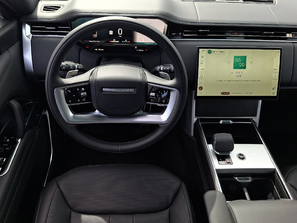 New 2026 Land Rover Range Rover Long Wheelbase SE AWD/4WD image 7